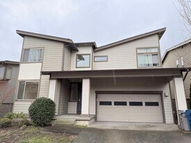 18707 107th Ave SE in Renton, WA - Building Photo