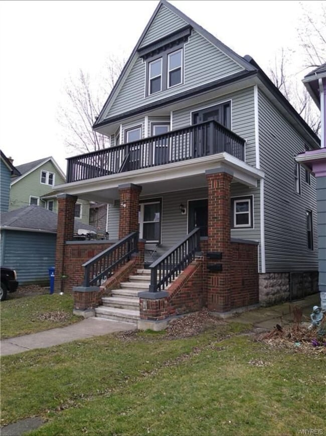 85 Como Ave, Unit LowerUnit