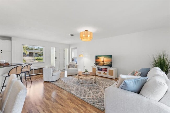 3488 Shady Bluff Dr in Largo, FL - Building Photo - Building Photo