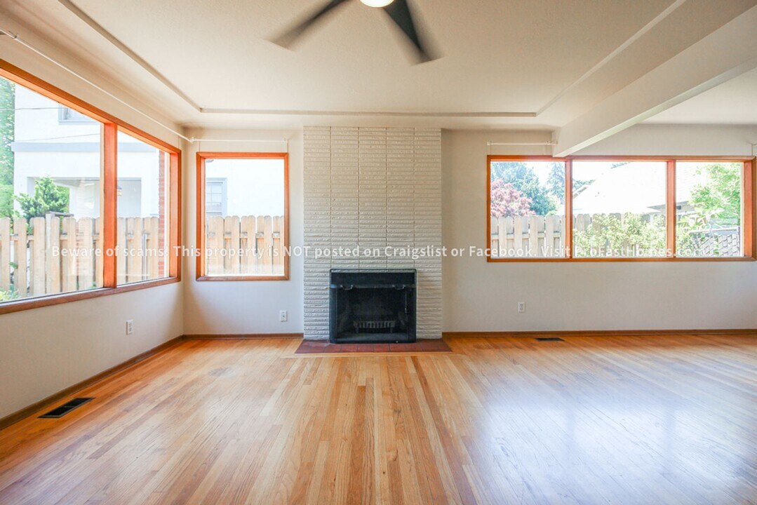 5903 NE 30th Ave in Portland, OR - Building Photo