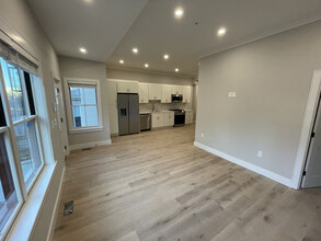 9 Everett St, Unit 2-bed 2-bath unit #1 in Boston, MA - Building Photo - Building Photo