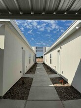 4217 La Vista Ave-Unit -4 in McAllen, TX - Building Photo - Building Photo