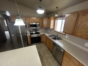 3805 W 93rd St in Sioux Falls, SD - Foto de edificio - Building Photo
