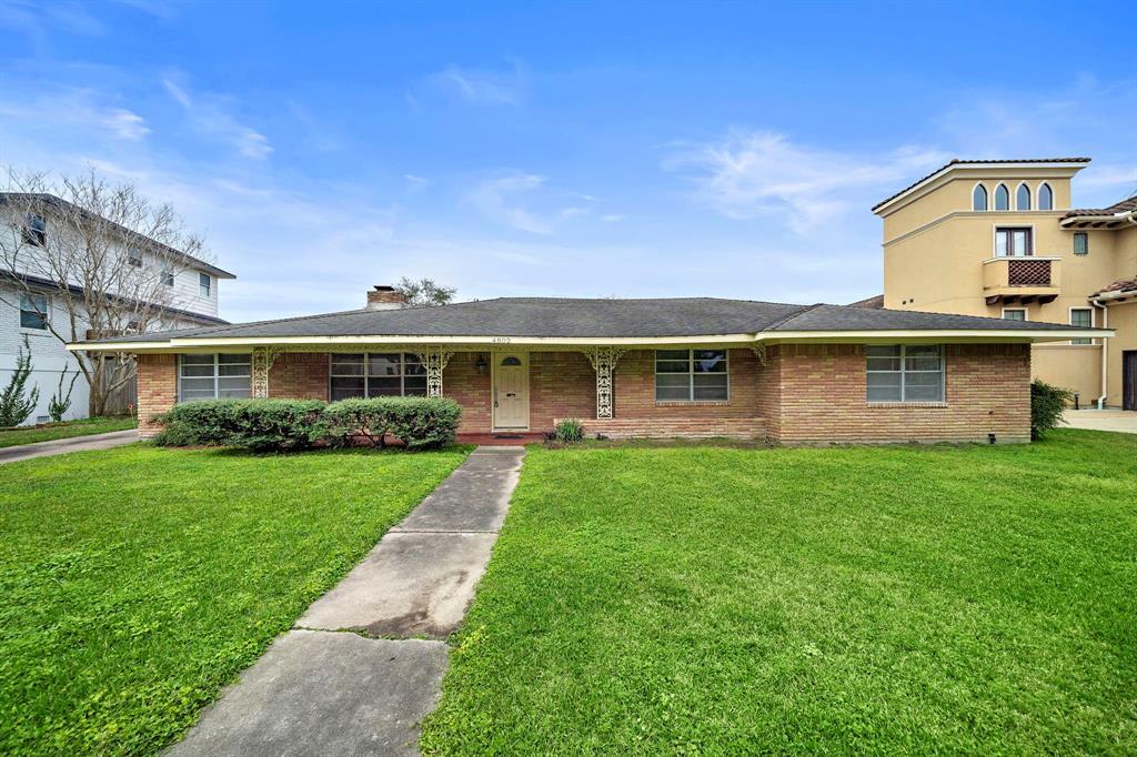 4802 Braesvalley Dr in Houston, TX - Building Photo