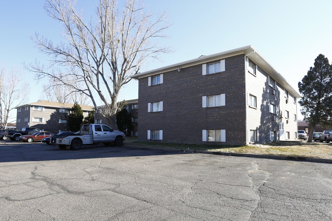 Westmoor Apartments in Greeley, CO - Building Photo