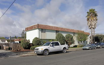 Parkside Apartments in Gonzales, CA - Building Photo - Building Photo