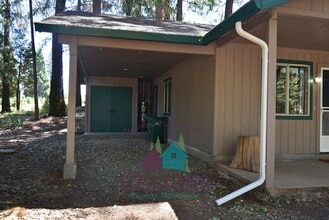 11071 Cedar Ridge Dr in Grass Valley, CA - Building Photo - Building Photo