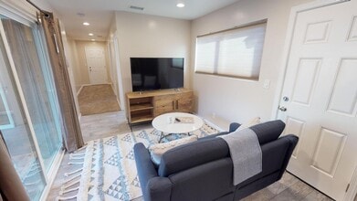 1751 Catalina Blvd in San Diego, CA - Building Photo - Building Photo