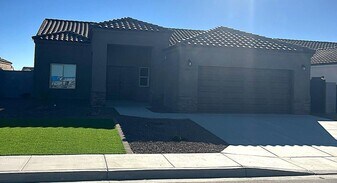 10615 E 45th Pl in Yuma, AZ - Building Photo