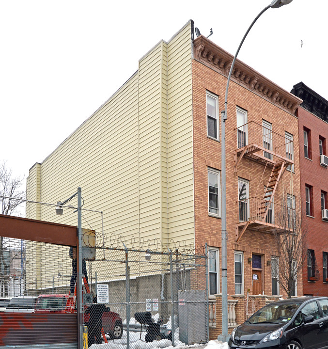 267 20th St in Brooklyn, NY - Building Photo