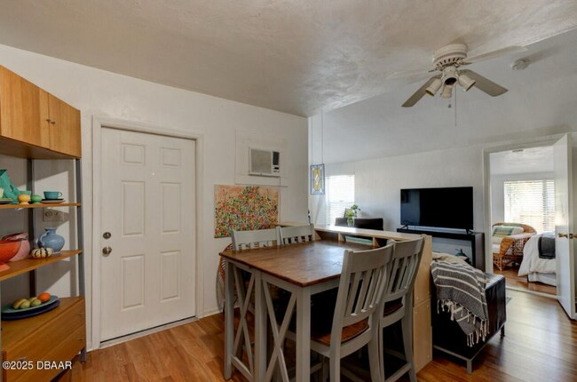 421 N Peninsula Dr in Daytona Beach, FL - Building Photo - Building Photo