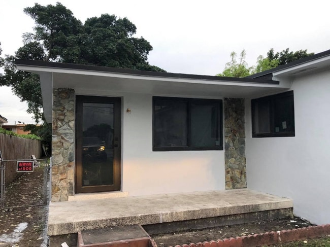 7142 SW 22nd St in Miami, FL - Building Photo - Building Photo