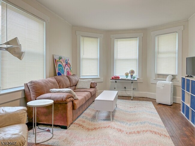 37 Personette St in Caldwell, NJ - Building Photo - Building Photo