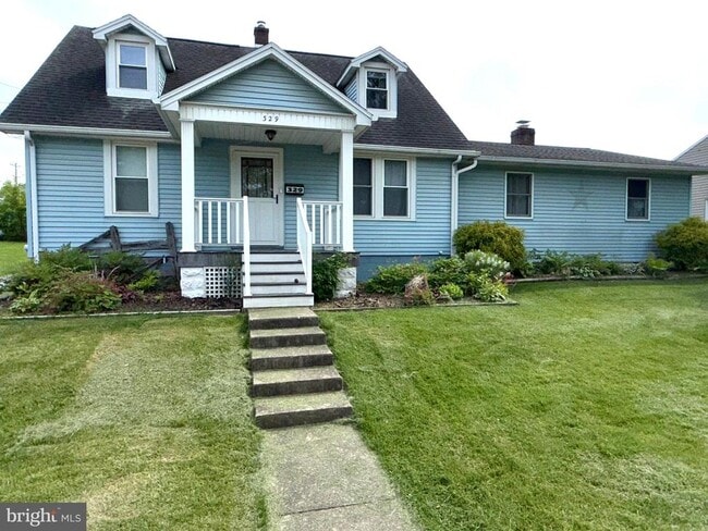 329 Tyrone St in Greencastle, PA - Building Photo - Building Photo