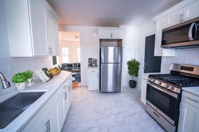 302 Summit Ave in Boston, MA - Building Photo - Building Photo