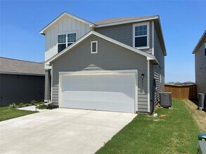 201 Comancheros Rd in Jarrell, TX - Building Photo - Building Photo