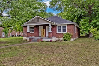 815 Stafford St in Clarksville, TN - Building Photo - Building Photo