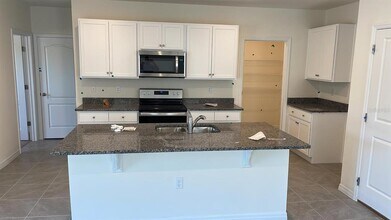 1280 Cascades Ave in Davenport, FL - Building Photo - Building Photo