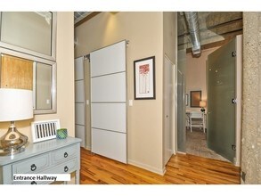 758 N Larrabee St, Unit 623 in Chicago, IL - Foto de edificio - Building Photo