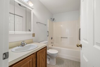 9 Park Ave, Unit 9 in Hull, MA - Building Photo - Building Photo