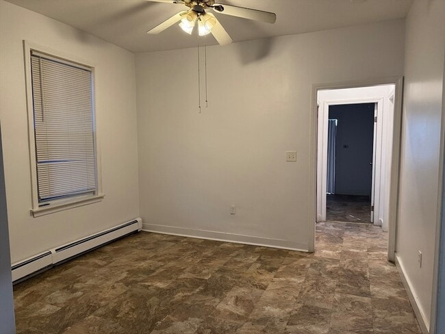 184 London St, Unit 1 in Boston, MA - Building Photo - Building Photo