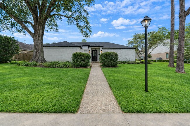 property at 10322 Lynbrook Hollow St