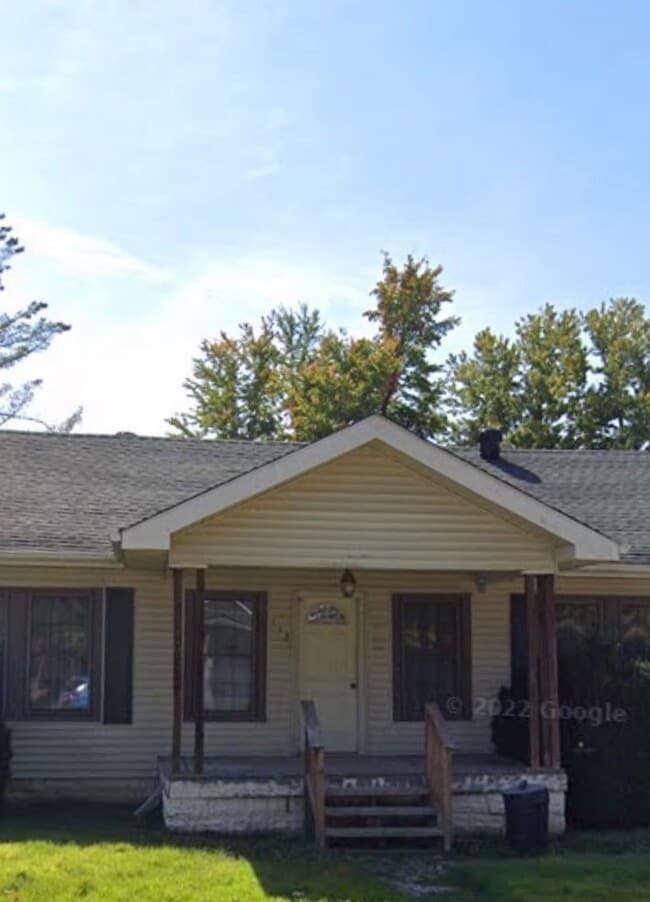 property at 113 W 5th Ave