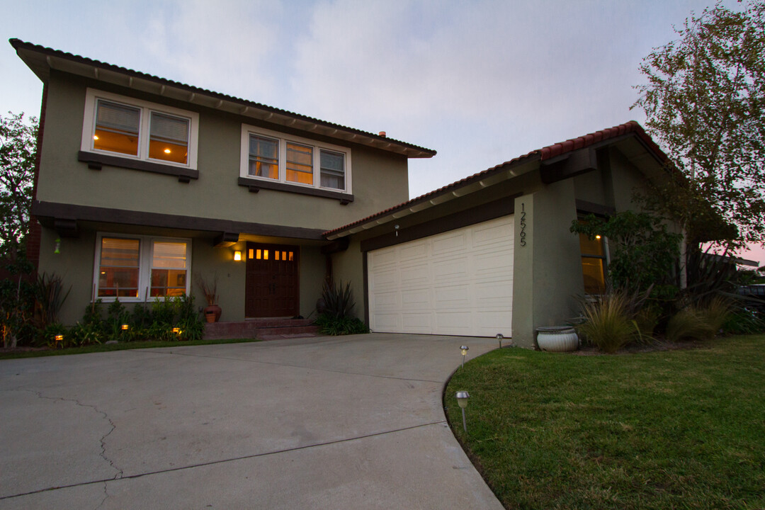 12565 Milton St in Los Angeles, CA - Foto de edificio