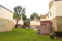 Rancho Niguel Apartments in Laguna Hills, CA - Foto de edificio - Building Photo