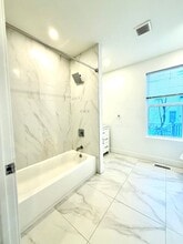 520 Delaware Ave in Kingston, NY - Foto de edificio - Building Photo