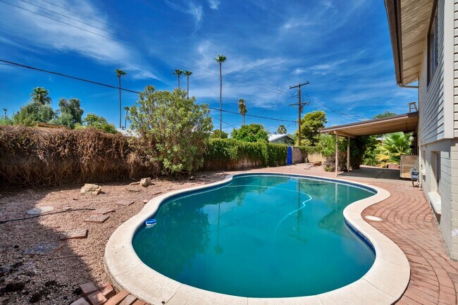 525 E Alameda Dr in Tempe, AZ - Building Photo - Building Photo