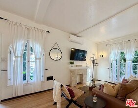 854 4th St in Santa Monica, CA - Building Photo - Building Photo