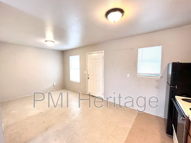 property at 813 E Huntsville Ave