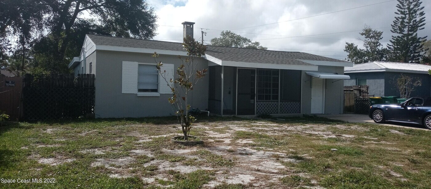 1107 Broadmoor Dr in Cocoa, FL - Building Photo