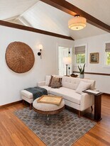 1704 Parker St in Ashland, OR - Building Photo