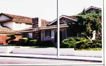 7330 Corsican Dr in Huntington Beach, CA - Building Photo - Building Photo