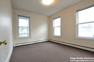 585 Washington St, Unit 2 in Boston, MA - Building Photo - Building Photo