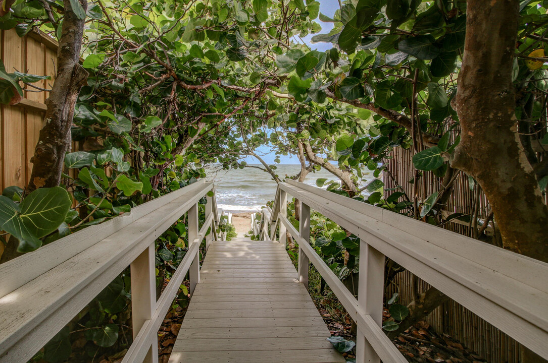 3596 S Ocean Blvd in Boca Raton, FL - Foto de edificio