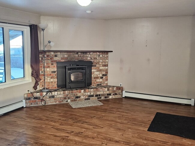 1922 Hilling Ave in Fairbanks, AK - Building Photo - Building Photo