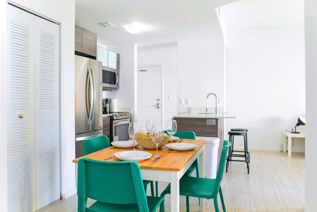481 NE 29th St in Miami, FL - Building Photo - Building Photo