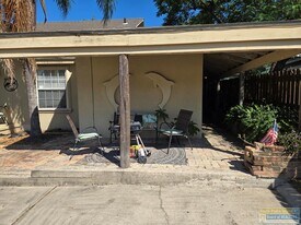 906 W Polk St in Port Isabel, TX - Building Photo