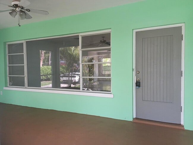 322 Vanderbilt Dr in Lake Worth Beach, FL - Building Photo - Building Photo