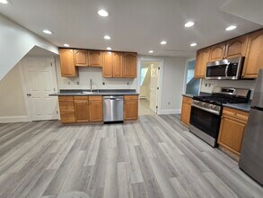 10 Summer St, Unit 3 in Beverly, MA - Building Photo - Building Photo