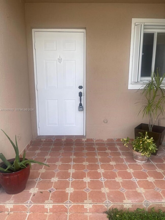 13926 SW 175th Terrace in Miami, FL - Building Photo - Building Photo