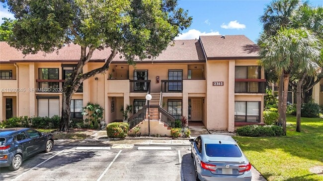 2363 SW 15th St in Deerfield Beach, FL - Foto de edificio - Building Photo