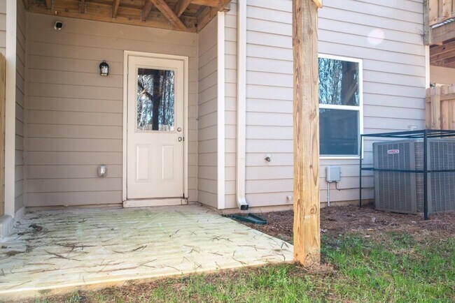 916 Belfry Terrace in Fairburn, GA - Building Photo - Building Photo