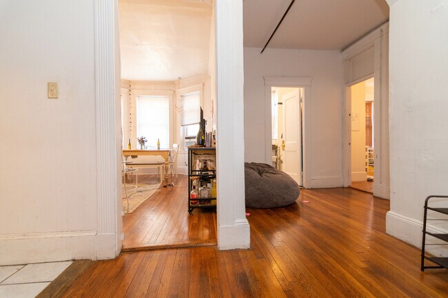 66 Chester St, Unit 2 in Boston, MA - Building Photo - Building Photo