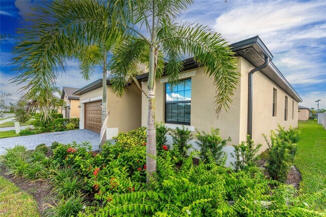 16851 Cayo Key Dr in Port Charlotte, FL - Building Photo - Building Photo