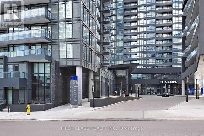 70-3270 Queens Wharf Rd in Mississauga, ON - Building Photo - Building Photo