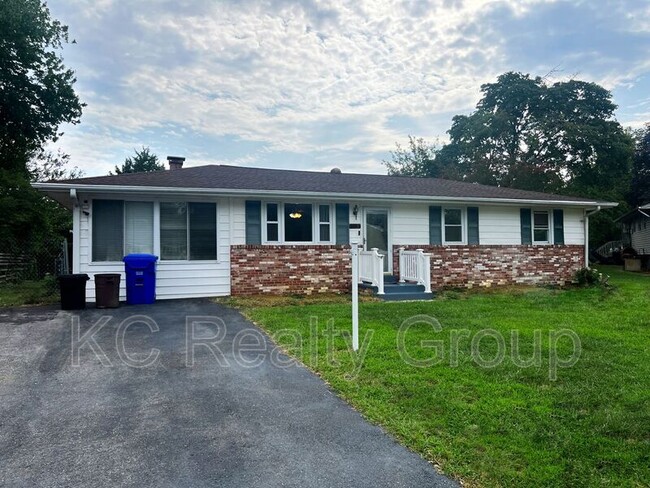 6733 Amherst Rd in Bryans Road, MD - Building Photo - Building Photo